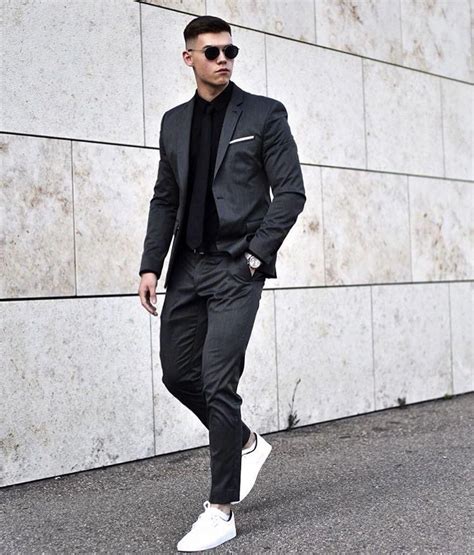 Techniques Of How To Wear Monochrome Outfits In All Black 15