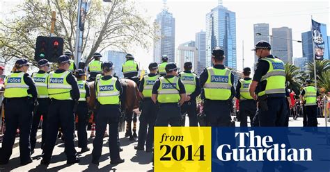 muslims urged to report islamophobic attacks to police amid growing tension islam the guardian