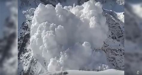 Footage Of Spectacular Avalanche Exploding With Snow Unofficial Networks