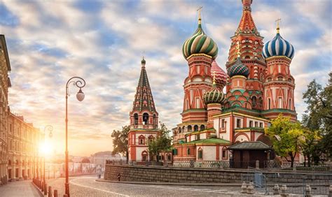 Light שבת candles ב 20:34 in מוסקבה, רוסיה; רוסיה: היהודים זעמו, הכנסיה הבהירה - חדשות בעולם - ערוץ 7 ...