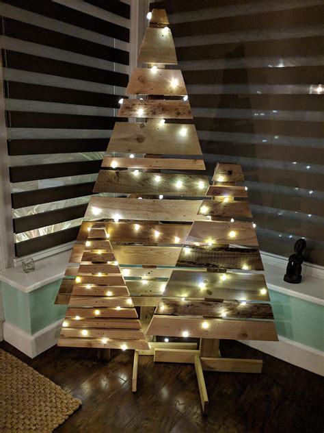 More Pallet Christmas Trees Just Add A Cheap Set Of Led Lights And