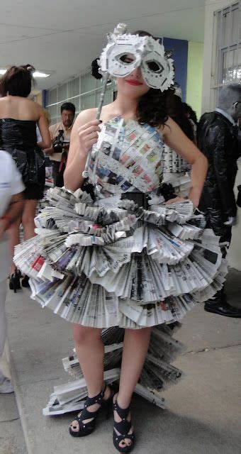 Vestidos De Papel De Periódico Reciclado ¿cómo Se Recicla Vestidos