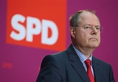 El SPD alemán elige a un exministro de Hacienda como rival de Merkel ...