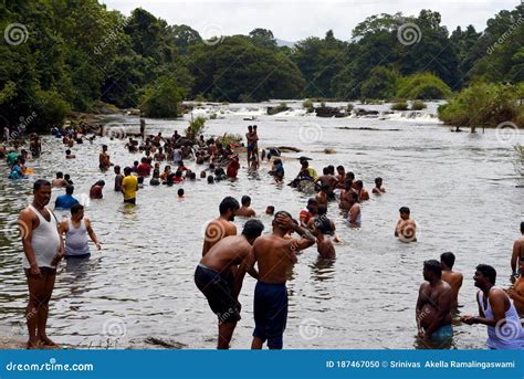 Tourists Enjoy At Chalakudy River Or Chalakudy Puzha Editorial Image