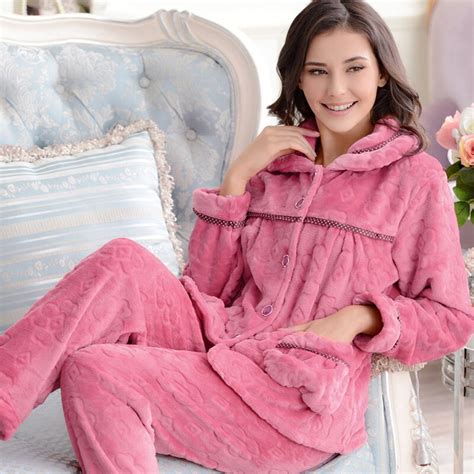 Female Winter Coral Velvet Fleece Pajamas Set Leisure Flannel Thick Warm Homewear Bottons Pocket