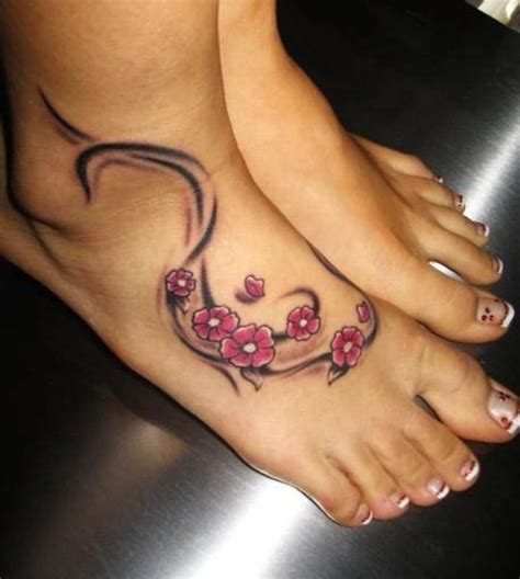 Lots of people are going completely crazy over them and designs are getting more diverse everyday. Foot Pretty Tattoo Designs For Cute Girls Pictures ...