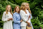 Máxima de Holanda, muy cómplice con sus hijas las Princesas Ariane ...