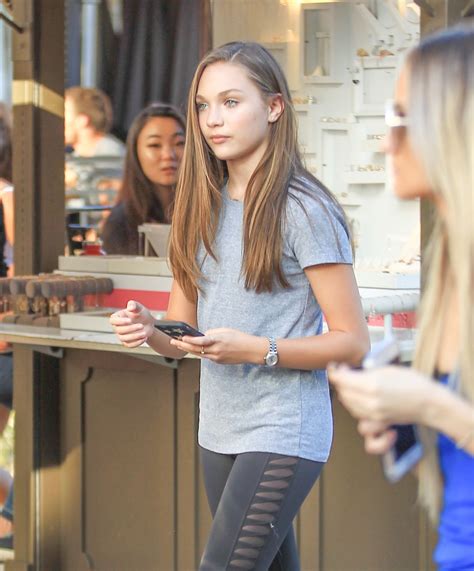 Maddie Ziegler At The Gove With Her Mother Melissa Ziegler Los