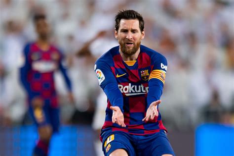 Messi is 'like a hunter hunting 1,000 partridges a day,' says Menotti ...