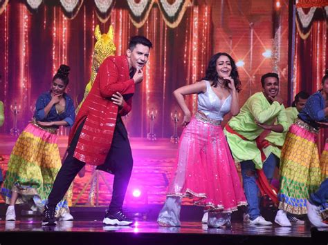 Indian Idol Season 11 Finale Aditya Narayan And Neha Kakkar Set The Stage Ablaze With Their