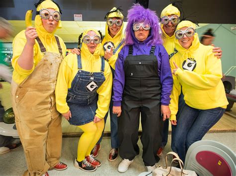 You Wear One One At Halloween En Francais - 20 Funny Group Halloween Costumes That Will Make Your Wittiest Squad
