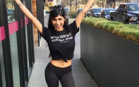 Mia Khalifa A Ex Atriz Pornô Que Faz Sucesso Como Comentarista Esportiva