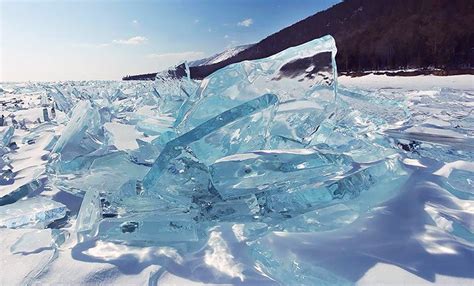 These Frozen Lakes Oceans And Ponds Are Breathtakingly Gorgeous