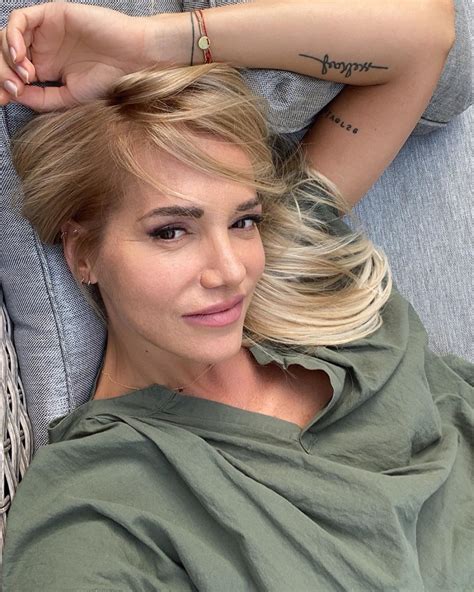 V soukromí se dara rolins (48) spíše zahaluje a nemá potřebu prvoplánově své vypracované tělo dávat na odiv. GALERIE: Nová plastika Dary Rolins: Přestáváte si být ...
