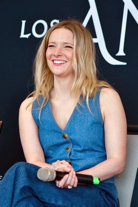 Morfydd Clark At The Lord Of The Rings The Rings Of Power Press Conference In Mexico City 08 19