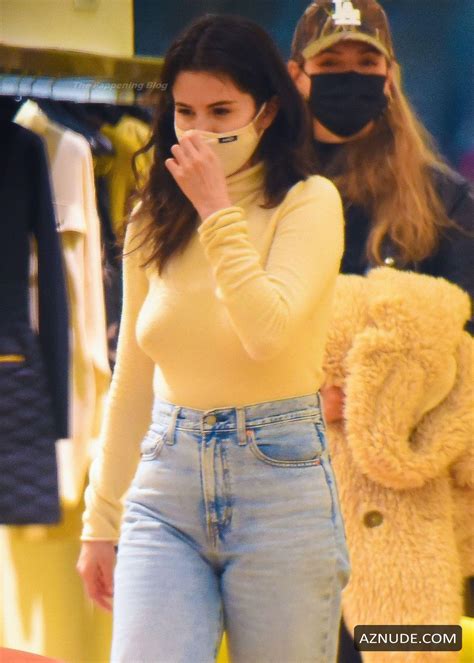 Selena Gomez Sexy Seen Shopping While Wearing Revealing Clothes In Nyc