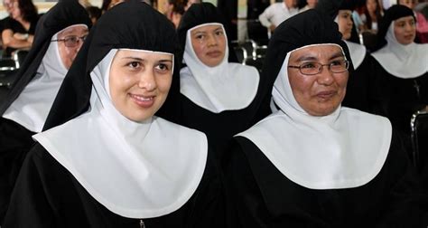 vatican warns nuns on social media use