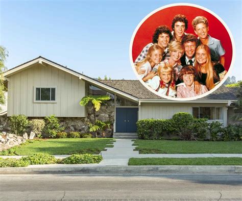 the brady bunch house is being renovated by the show s original cast homes to love
