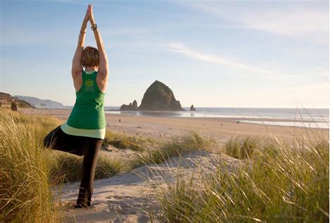 oregon coast yogis meet up for 2016 cannon beach yoga fest