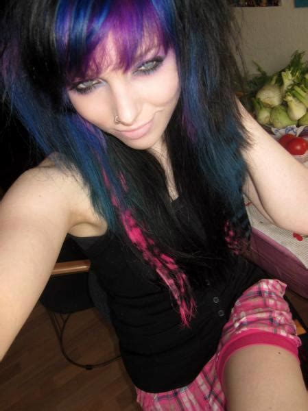 german scene queen emo girl ira vampira pink purple blue hair coontails sitemodel emo