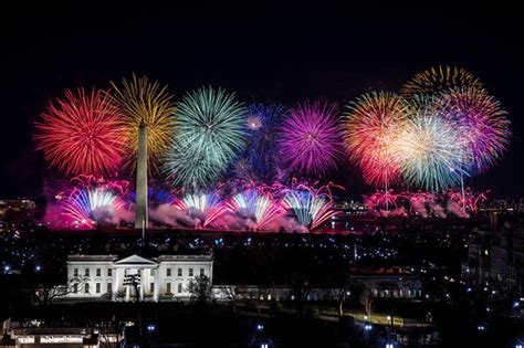 667a0935 Fireworks Illuminate The Sky Over The White House Flickr