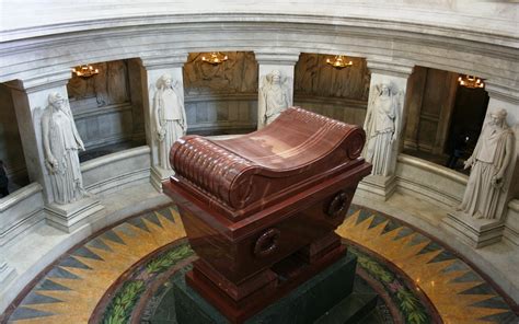 Visiting Napoleons Tomb At Les Invalides In Paris