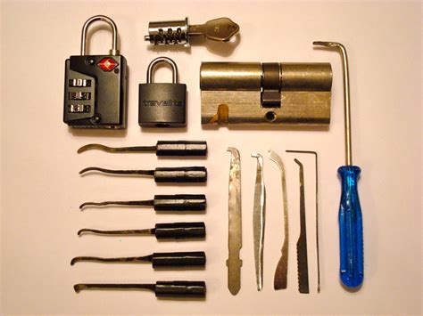 Let's find out how to pick a car lock. Things Organized Neatly: SUBMISSION: These are some of my lock picking...