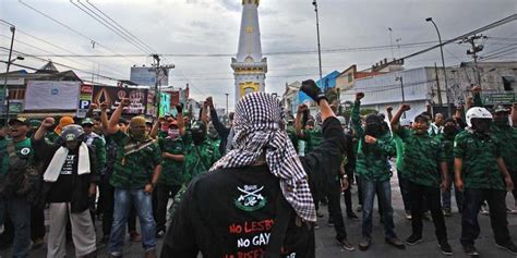 indonesian police anti lgbt islamists restart sinister collaboration human rights watch