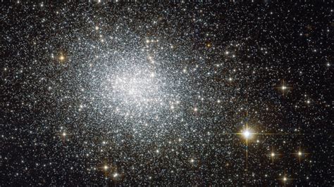 Hubble Space Telescope Snaps Stunning Photo Of Star Cluster In