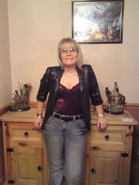 Suekay3004 60 From Cardiff Is A Mature Woman Looking For A Sex Date