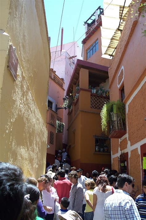 El Callejon Del Beso The Alley Of The Kiss Amusing Dunia