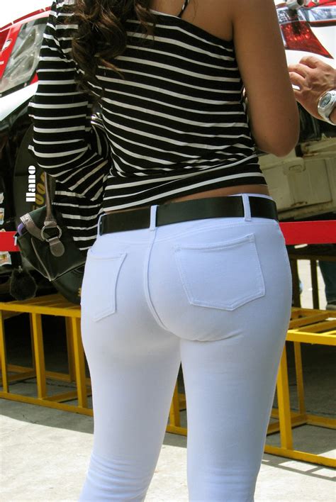 perfect round ass in white pants divine butts milf street candid and voyeur blog