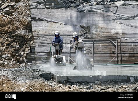 Workers Cutting Rock In Mining Digging Slate Stock Photo Alamy