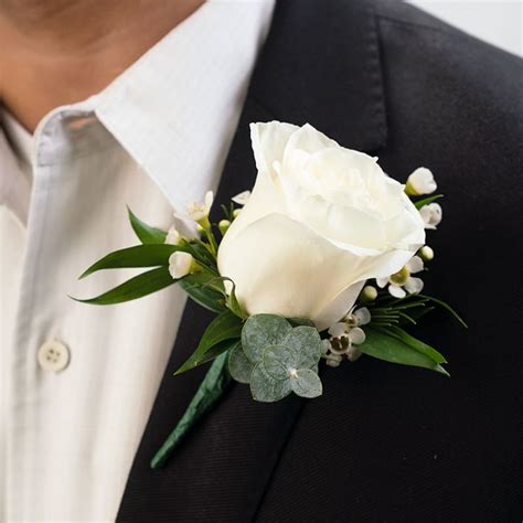 Classic Collection Boutonniere In Honolulu Hi Watanabe Floral Inc
