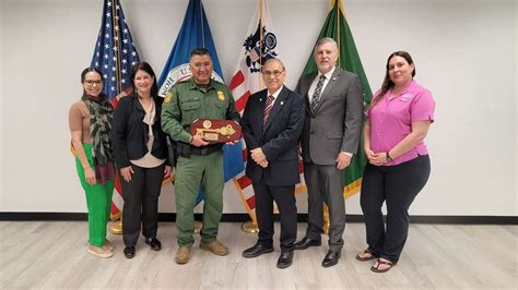 Laredo Mayor Honors Us Border Patrol Chief Ortiz With Key To The City