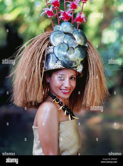 Samoan Woman In Traditional Dress Upolu Island Samoa Stock Photo Alamy