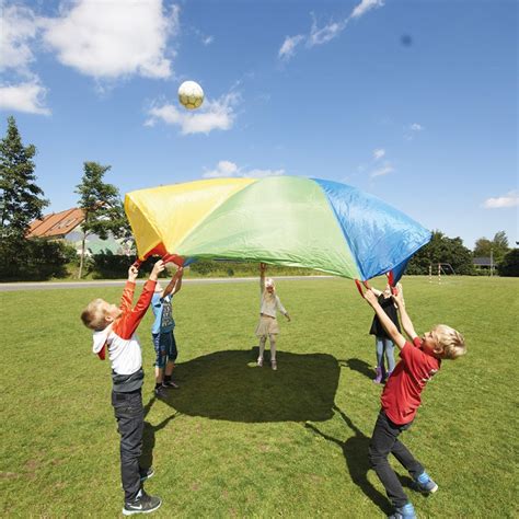 Jugar a este juego de ir y buscar. Ideas para jugar con el paracaídas - Hop'Toys