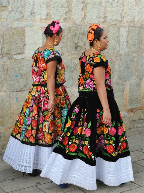 Tehuana Women Oaxaca Mexico Mexican Outfit Mexico Dress Mexican