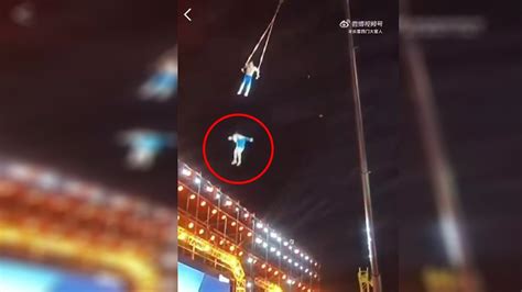 Suzhou China Tragedy Strikes Chinese Acrobat Falls To Her Death