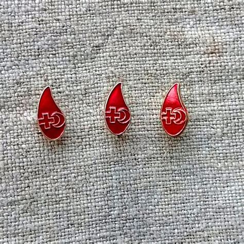 Tiny Blood Donor Pins Vintage Red Cross Blood Donor Retro