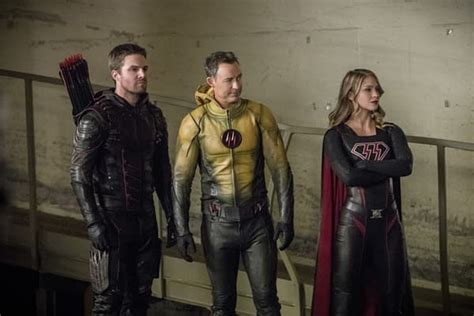 Cw Releases 92 Images From Arrowverse Crossover Crisis On Earth X