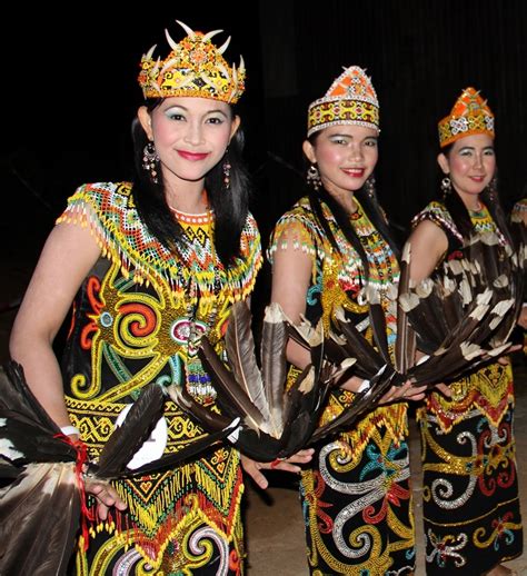 Traditional iban and orang ulu cloth & assesories sdn bhd. Pakaian Tradisional Orang Iban - Baju Adat Tradisional