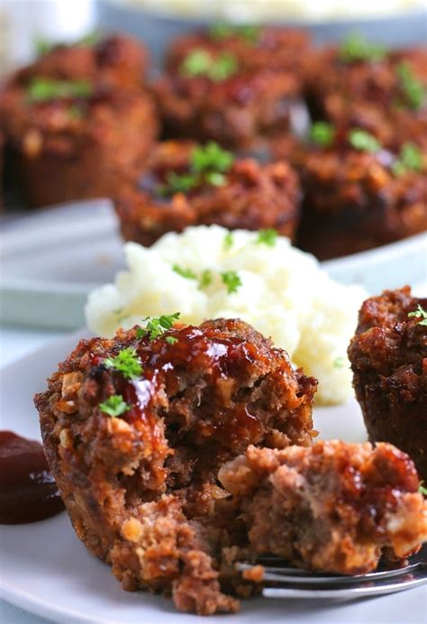 I make a 4 lb meatloaf so it cooks at 450 f for 10 minutes. Easy Meatloaf Recipe Cooks In 20 Minutes! | The Foodie Affair