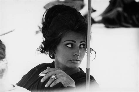 Sophia Loren 1963 Taken On The Set Of Anthony Manns ‘the Fall Of The