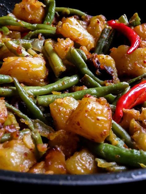 Sri Lankan spicy potato, green bean stir-fry- spicy ...