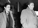 Il regista Roberto Rossellini con suo figlio Renzo nel 1959 a Parigi ...