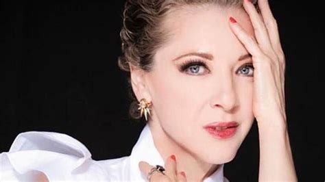 Mexican Actress Edith Gonzalez Dies Of Cancer Univision News Univision