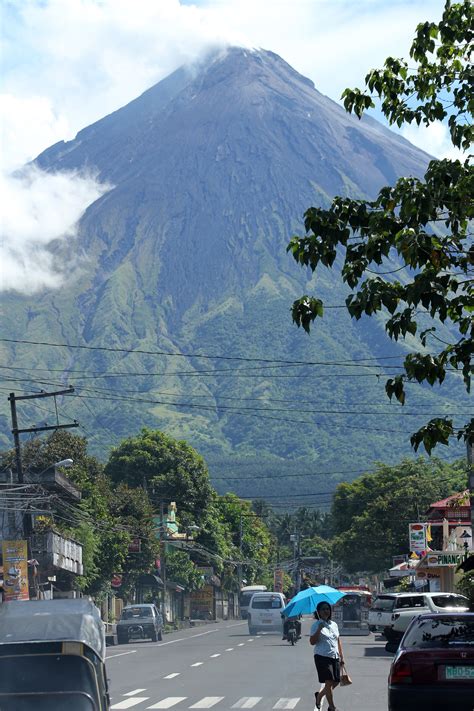 Mount Mayon Eruption 2014 Impending Volcano Eruption Prompts
