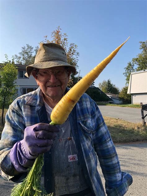 Psbattle This Old Man And His Carrot Rphotoshopbattles