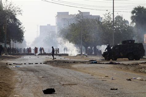 مقتل محتج خلال تظاهرة مناهضة للسلطة العسكرية في السودان البوابة